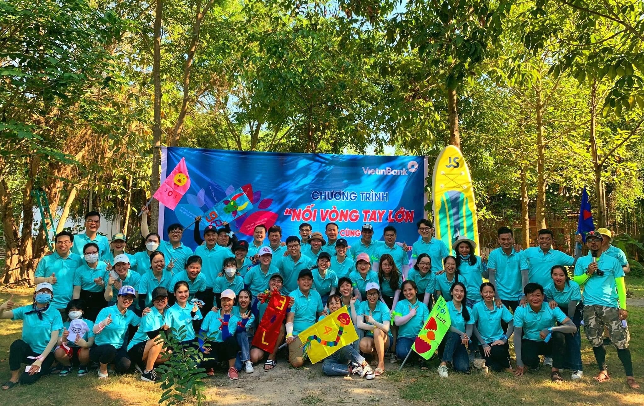 Nối vòng tay lớn